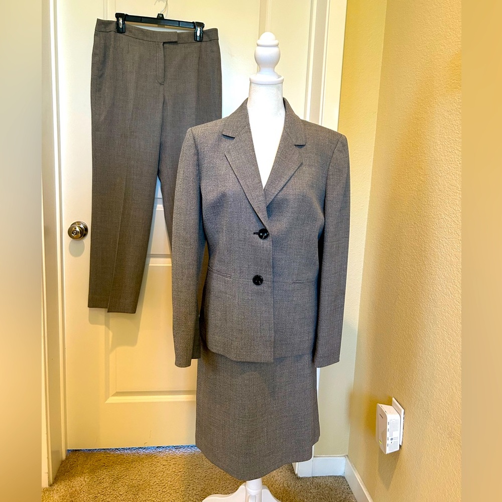 Kasper Classic 3 Piece (Jacket/Skirt/Slacks) Grey Business Suit Size 10